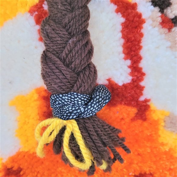 Wall tapestry with little girl. - Picture 6 of 7